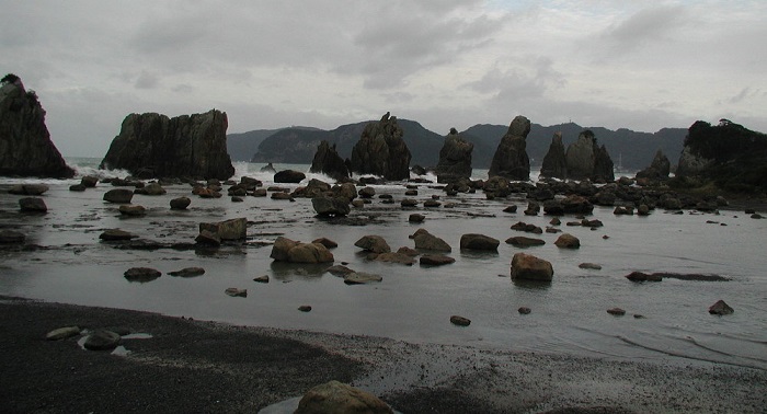 Magnitude 6.2 quake strikes off Japanese coast